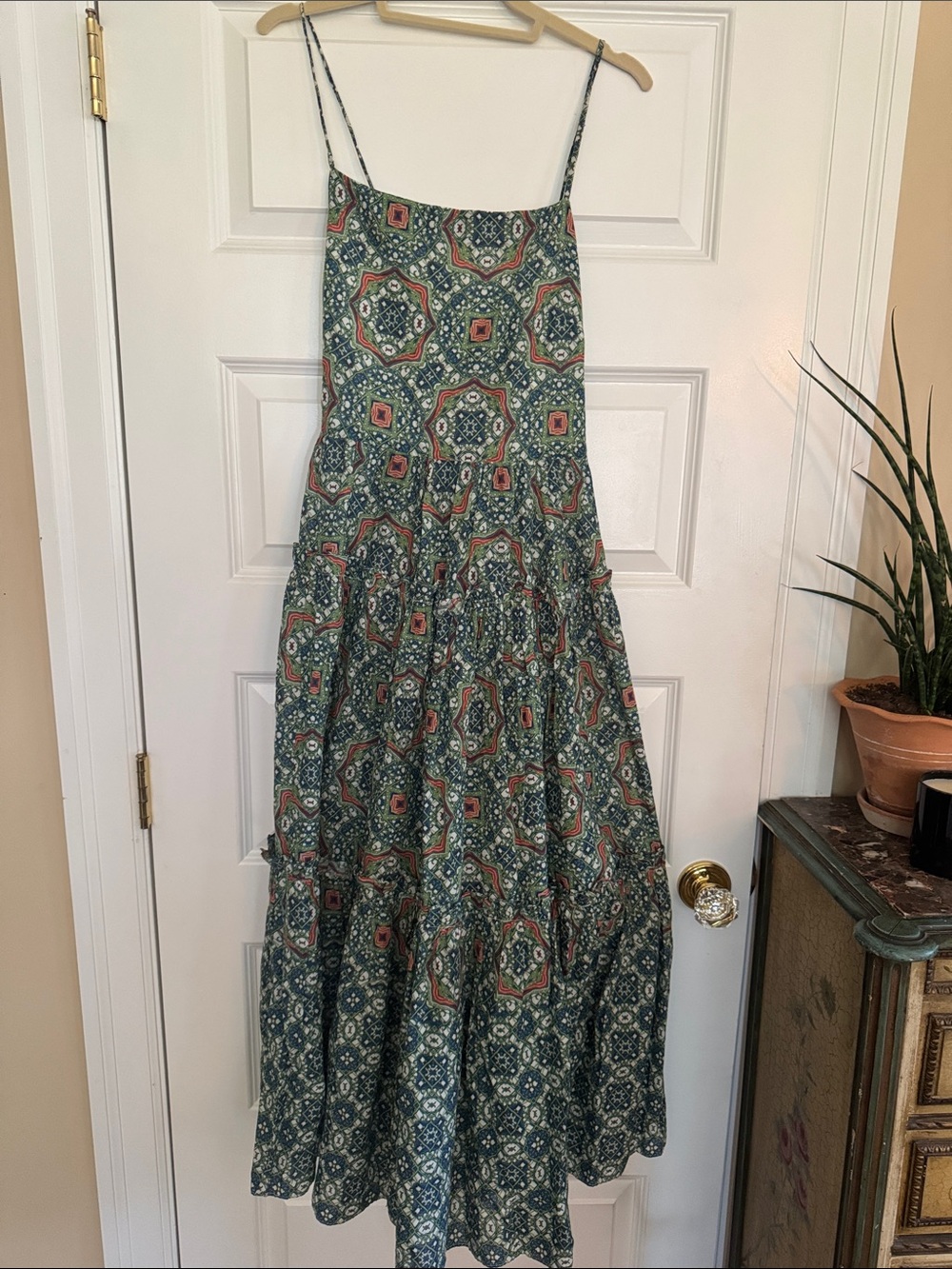 Cara Cara L Strappy Tiered Maxi Dress in Green Tile Print